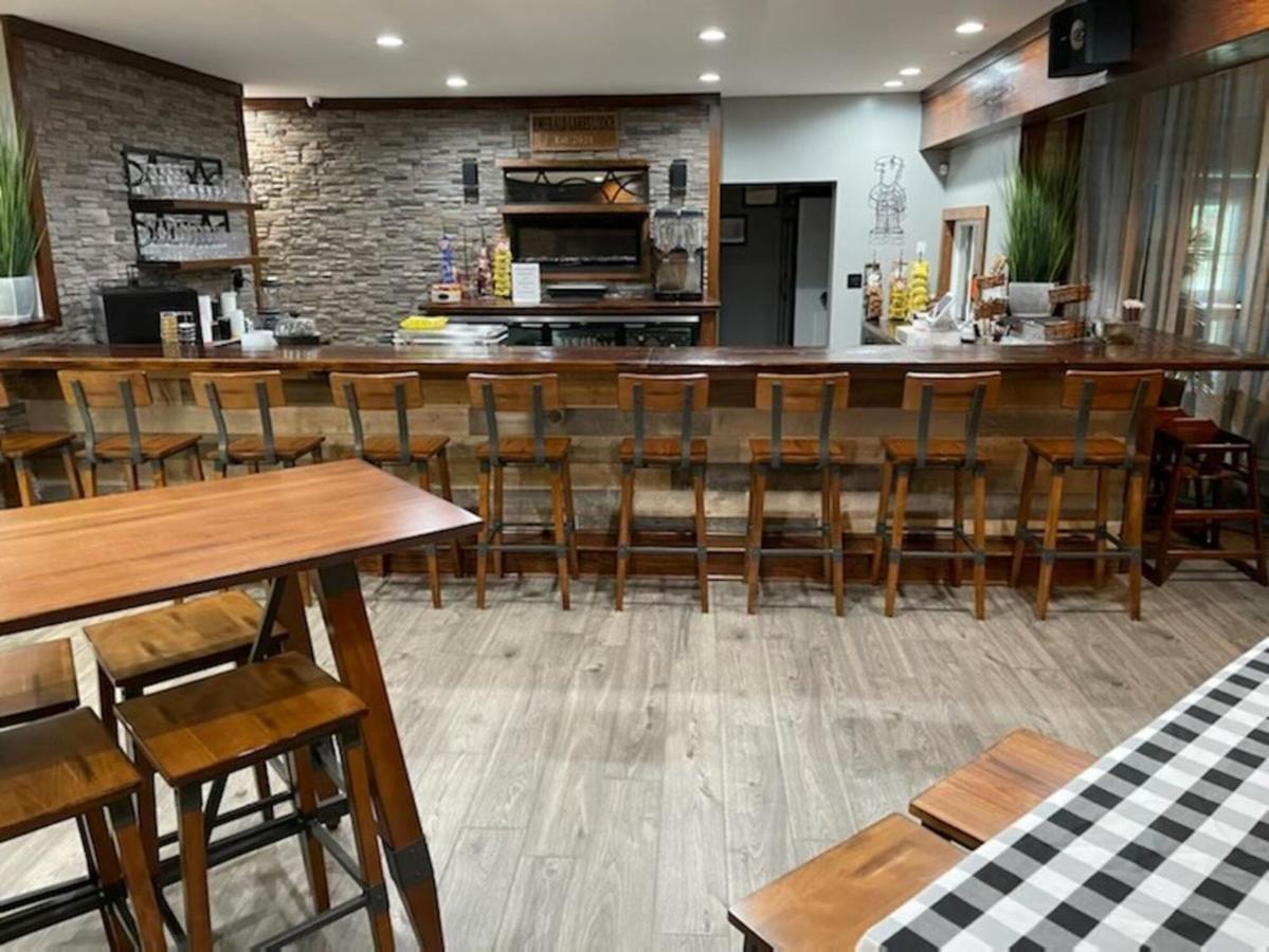 Fun Home 4 Endless Enjoyment With Game Room & Hot Tub Long Pond Extérieur photo