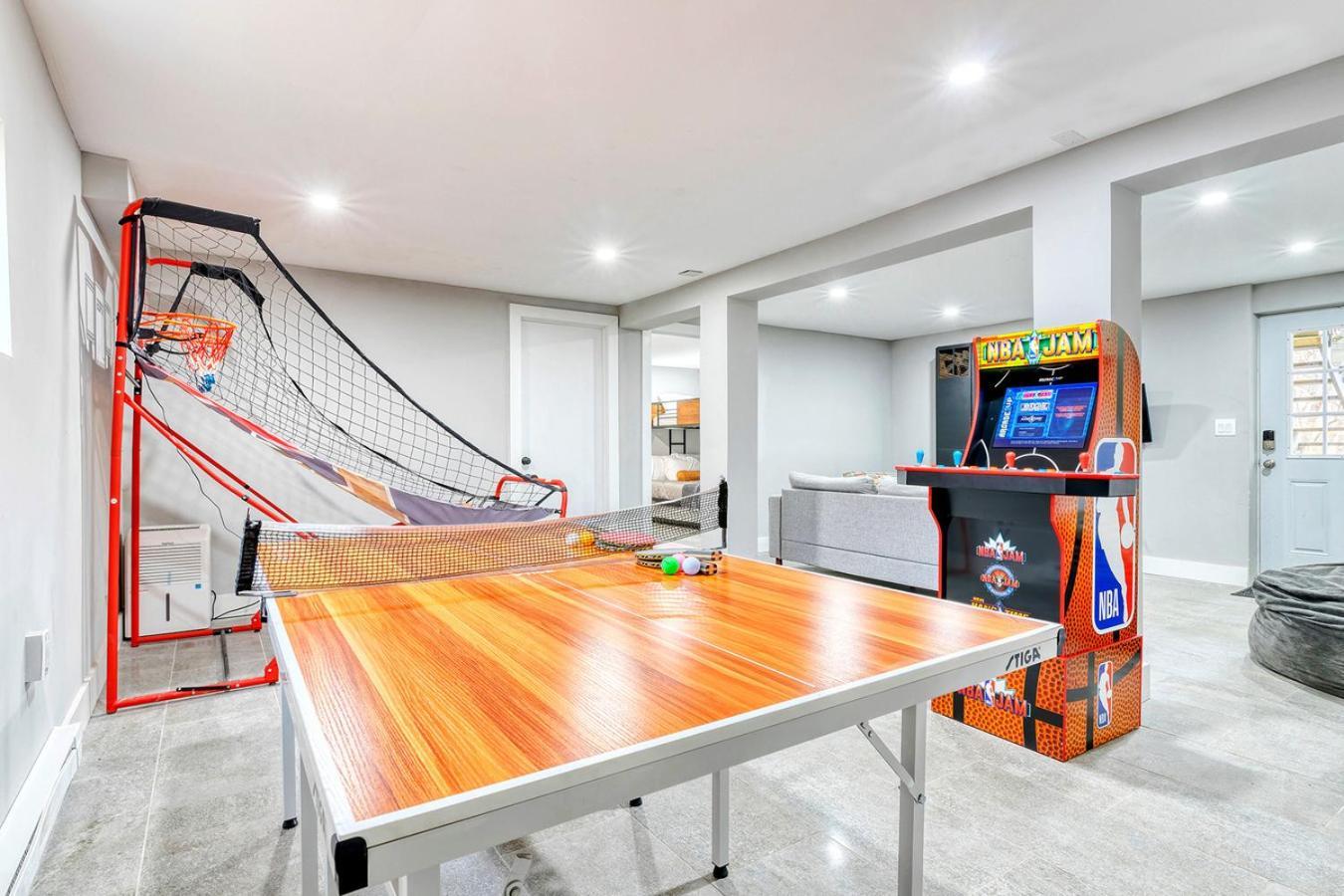 Fun Home 4 Endless Enjoyment With Game Room & Hot Tub Long Pond Extérieur photo
