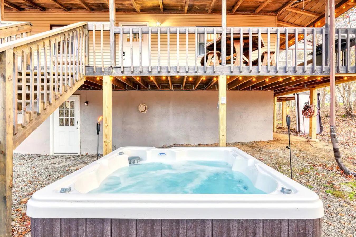 Fun Home 4 Endless Enjoyment With Game Room & Hot Tub Long Pond Extérieur photo